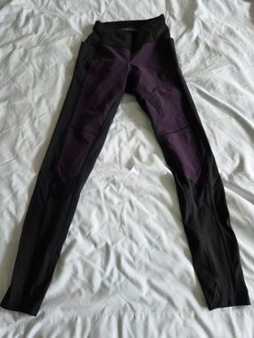 The North Face Black and Dark Purple Athletic Leggings Sz XS